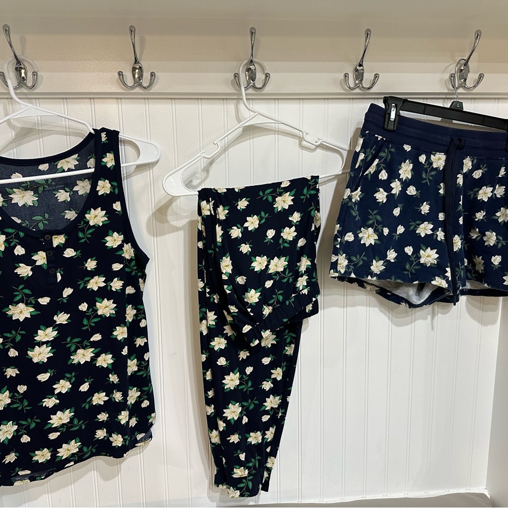 Draper James pajama set - size Small - Navy Magnolia